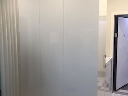 Глянцевый шкаф на заказ
